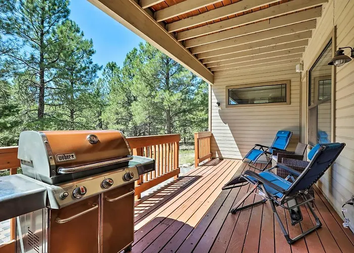Сasa de vacaciones Wooded Patio Oasis! Group Getaway In