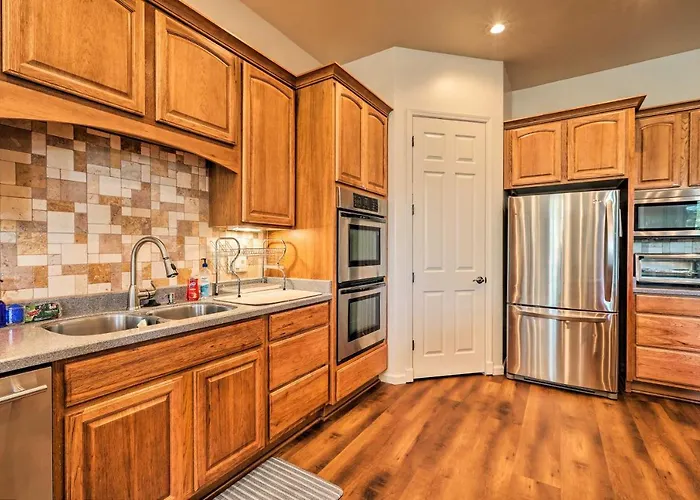 Wooded Patio Oasis! Group Getaway In *
